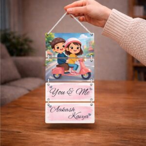 Cute Cartoon Couple Wall Hanging – Personalized “You & Me” Name Decor Gift